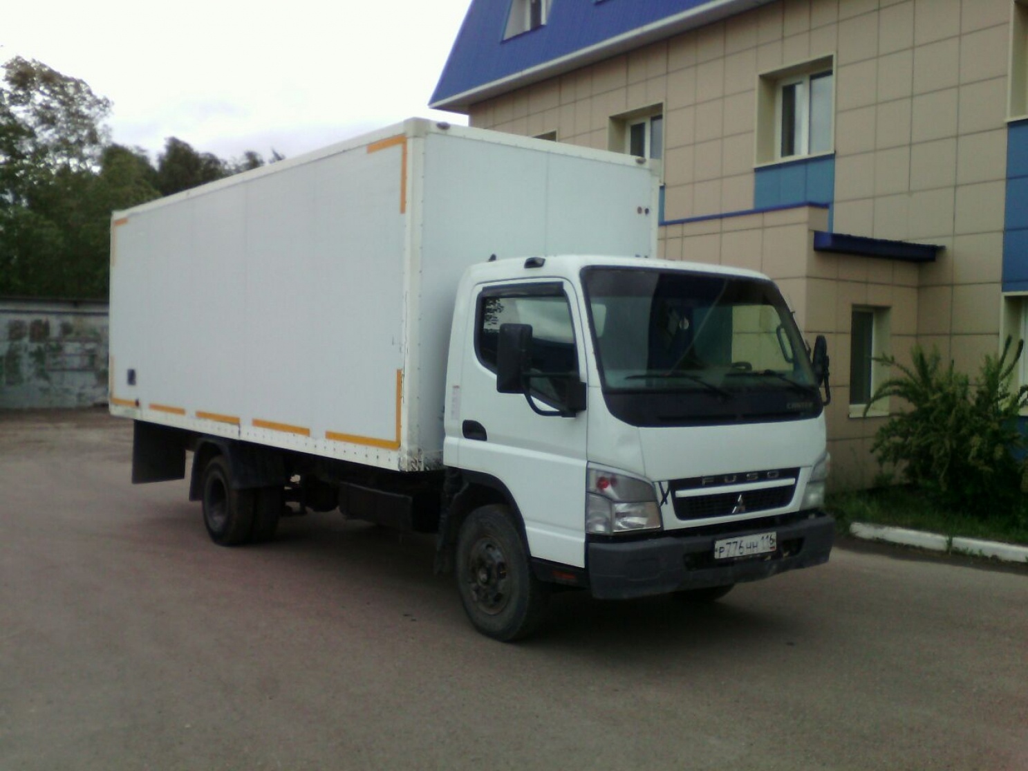изометрический грузовик Mitsubishi Canter