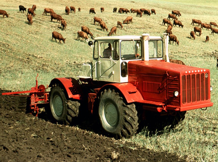 Трактор K-700: история и модификации